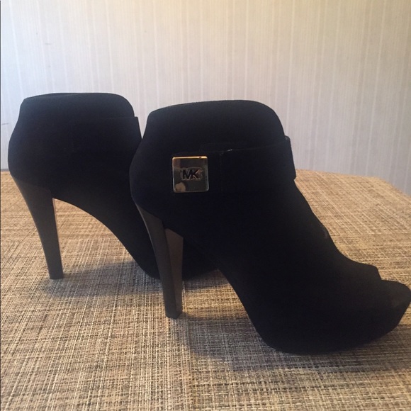 Michael Kors - Picture 1 of 1